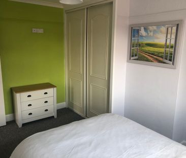 Ringwood Rd Citrine Suite - Photo 4