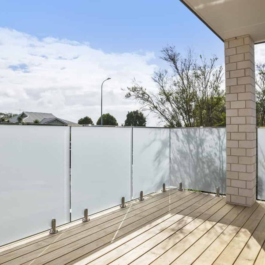 Modern Remuera Townhouse - Photo 1