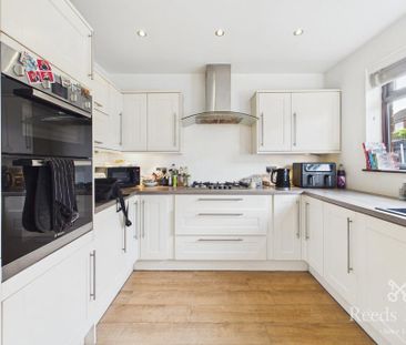 2 bedroom semi-detached house to rent - Photo 6