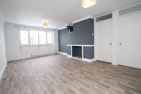 Datchworth Turn, Leverstock Green, Hemel Hempstead, HP2 4PE, Herts - Photo 4