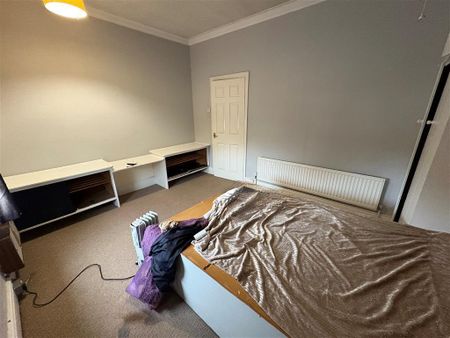 Laurel Terrace - Photo 3