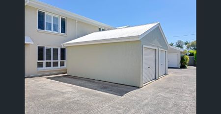 Easy Coastal Living, Moments to Mudjimba Beach! - Photo 4