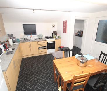 Room For Rent Llantwit Road, Pontypridd - Photo 3