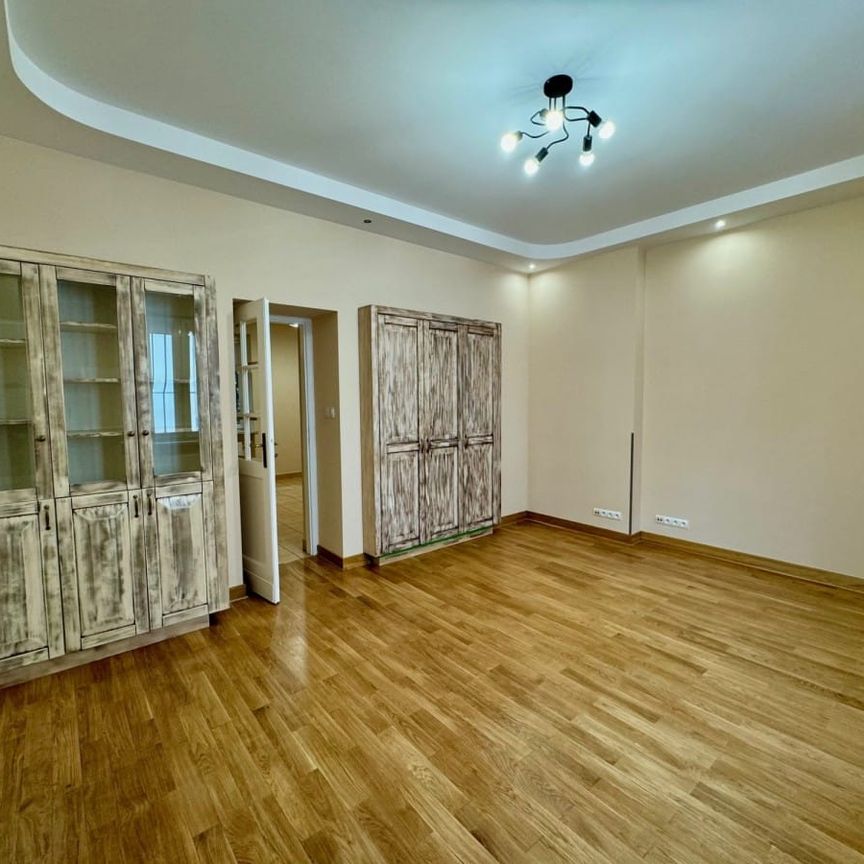 Lokal 111 m2+ ogród 175m2 Stary Mokotów 111 m² - Zdjęcie 1
