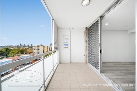 Luxury 1 Bedroom Apartment, Level 10 - Photo 4