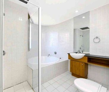 Wentworth Point - Photo 3