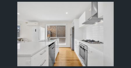 Modern Family Living in Prime Wyndham Vale Location – 4-Bedroom Home for Lease! - Photo 4