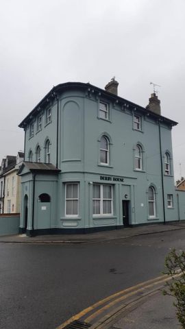1 bedroom in a house share to rent - Photo 3