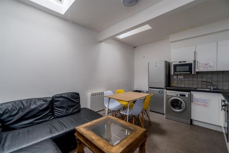 3 bedroom apartment to rent - Photo 2
