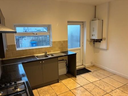 2 bedroom terraced house to rent - Photo 2