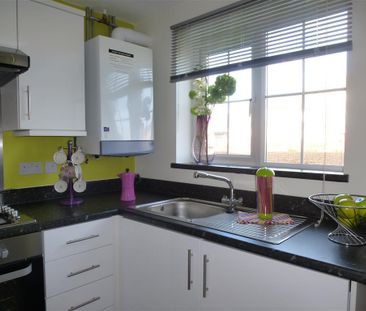 Kings Avenue - Photo 6