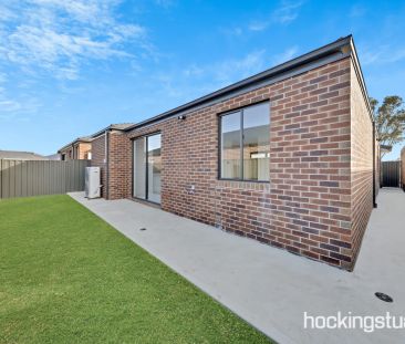 BEAUTIFUL FAMILY HOME - Photo 4