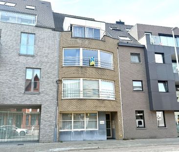 Centraal gelegen, lichtrijk appartement met 1 slaapkamer en dressing - Photo 2