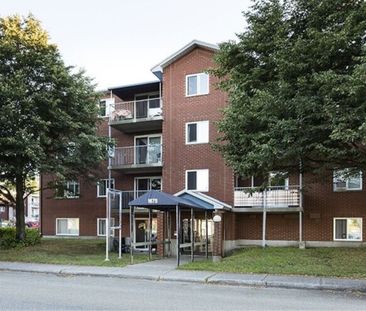 Beau 4½ Spacieux, Bien Insonorisé Et Trè - Photo 2