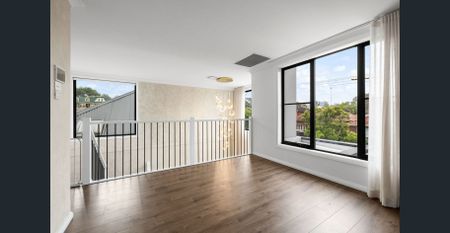 IMPRESSIVE ARCHITECT DESIGNED HOUSE - Photo 5