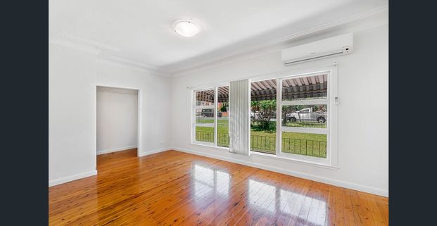 Family-Friendly Living Just Minutes to Guildford Station & Shops! - Photo 1