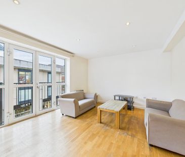 3 bedroom flat to rent - Photo 4