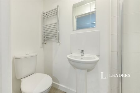 1 bedroom house to rent Aviation Avenue, Hatfield, Hertfordshire, AL10 - Photo 4