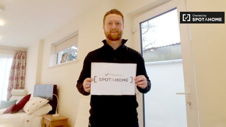 Sunny studio apartment for rent in Rathgar, Dublin - Photo 5