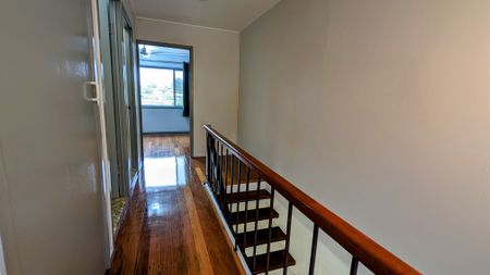 SELF CONTAINED TOWNHOUSE, CLEAN & COMFORTABLE, SHORT WALK TO ALL YOUR EVERYDAY NEEDS - Photo 5