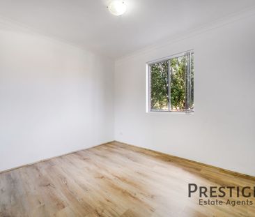 Entertainer's Delight - Spacious Ground Floor Apartment - Photo 3