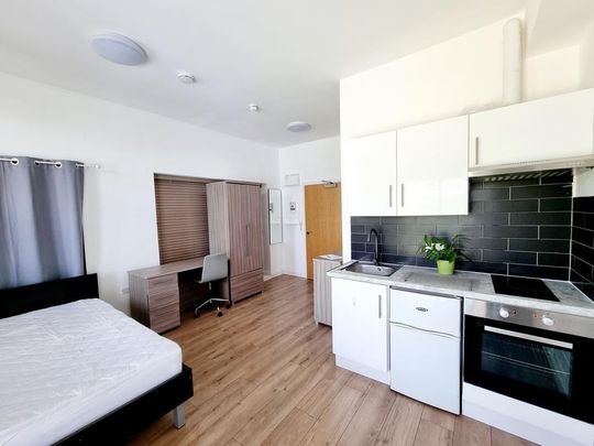 Studio to rent - Photo 1