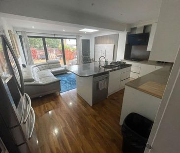 4 bedroom terraced house to rent - Photo 4