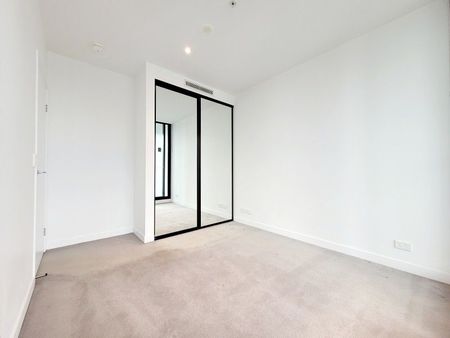 1Bed 1Bath + 1Study + 1Car Penthouse with Stunning City Story Bridge View - Photo 3