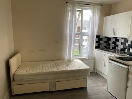 Room in a Shared House, London, E5 - Photo 3