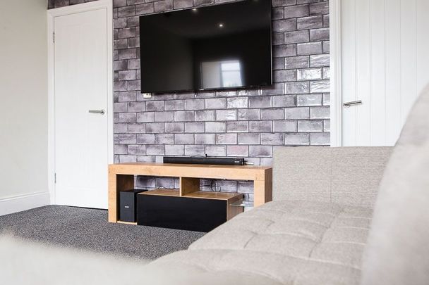 Burchett Terrace, Woodhouse, Leeds - Photo 1