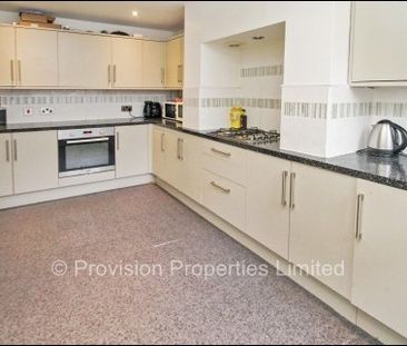 6 Bedroom near Leeds University - Photo 3