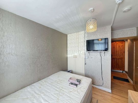 Palmerstown Drive, Palmerstown, Dublin 20 (Room To Rent - Room B) - Photo 1
