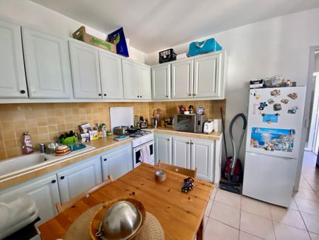 Location Appartement 2 pièces 42m² HYERES 83400 - Photo 3