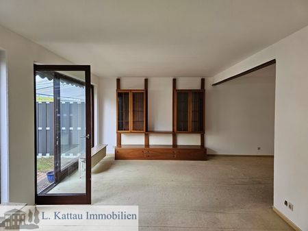 M 08 LESUM -renovierungsbedürftiges Reihenmittelhaus mit einer Garage in ruhiger Lage - Photo 2