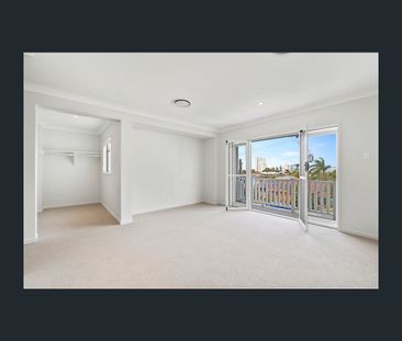 44 Muir Street, Labrador, Qld 4215 - Photo 5