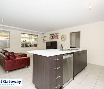 2 Lagoon Pass, BALDIVIS WA 6171 - Photo 4