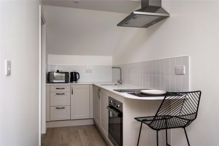 1 bedroom semi-detached house to rent - Photo 2