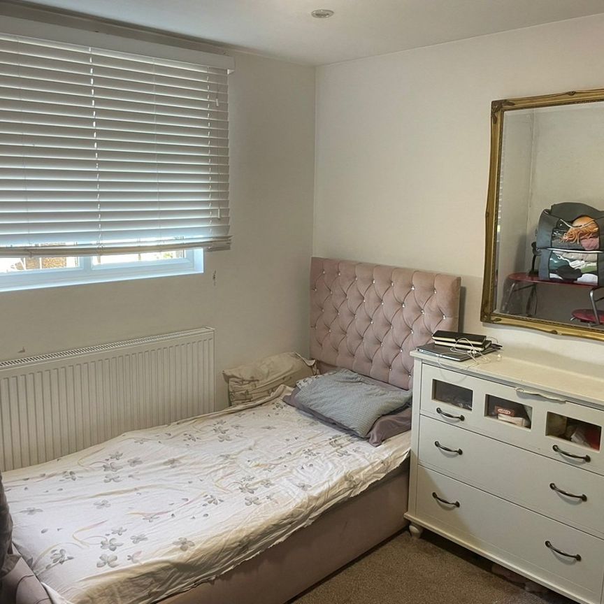 Room in a Shared House, Waterloo Road, E10 - Photo 2