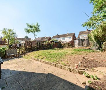 3 bedroom semi-detached house to rent - Photo 2