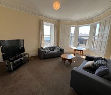 3 bedroom flat to rent - Photo 2