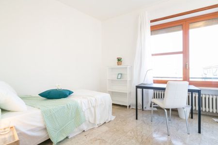 Piazza Simone Bolivar, Milan, Lombardy 20146 - Photo 5