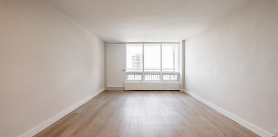 Line 04 - 2121 Tupper Street, Montréal - Photo 2