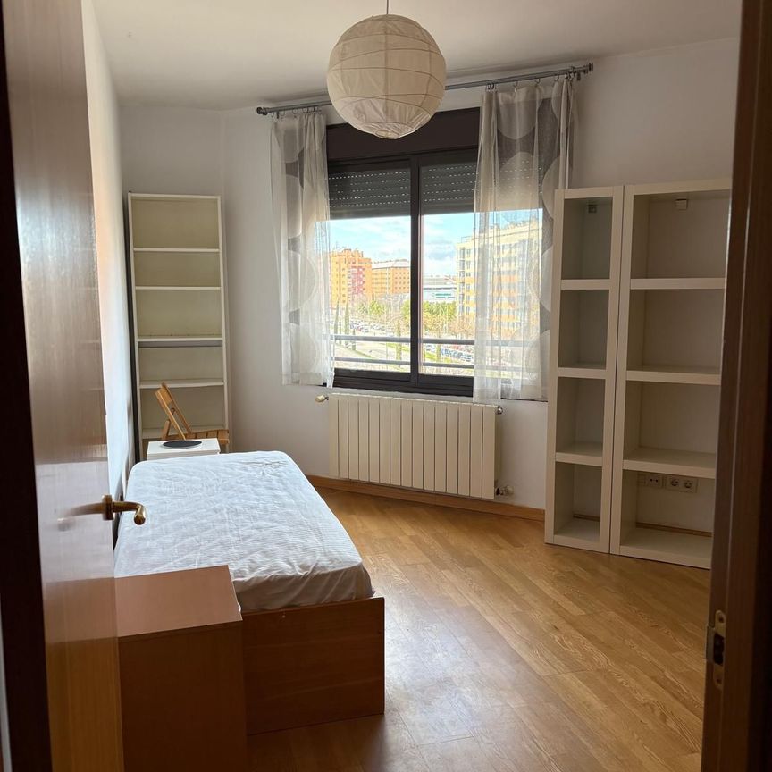 Piso de alquiler en C. de Antonio Gades, Ensanche de Vallecas - La Gavia - Photo 1