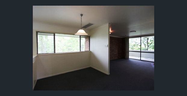 IMMACULATE UNIT IN PRESTIGIOUS RIVERFRONT STREET - Photo 1