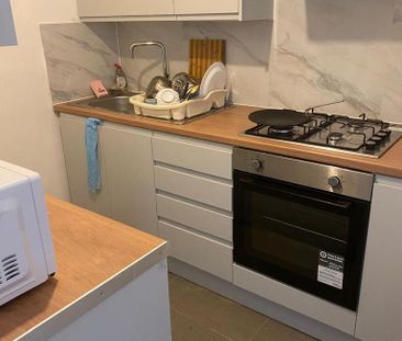 1 bedroom in a house share to rent - Photo 5