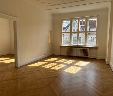 Sonnige Familienwohnung im Rheingauviertel mit drei Balkonen*** EBK***Parkett/Dielen***Lift*** - Foto 3