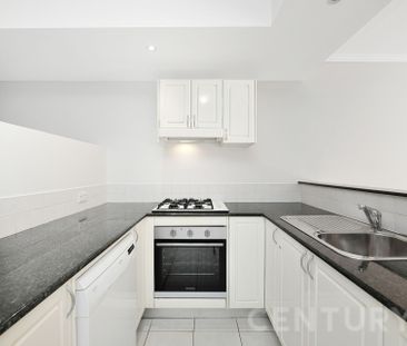 Foreshore Location&comma; Large One-Bed Style Studio - Photo 2