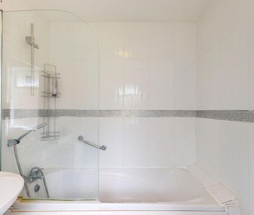 3 bedroom ground floor flat to rent - Photo 4