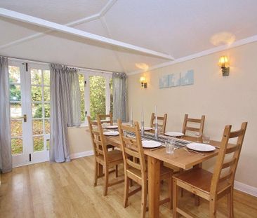 5 bedroom detached house to rent - Photo 2