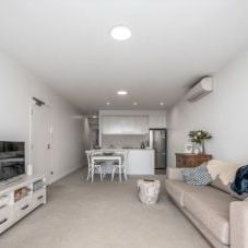 Contemporary 1-Bedroom Apartment ! - Photo 1